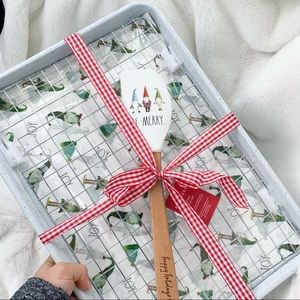 Rae Dunn | 15 pc Baking Tray & Spatula Set - Elf | Brand New